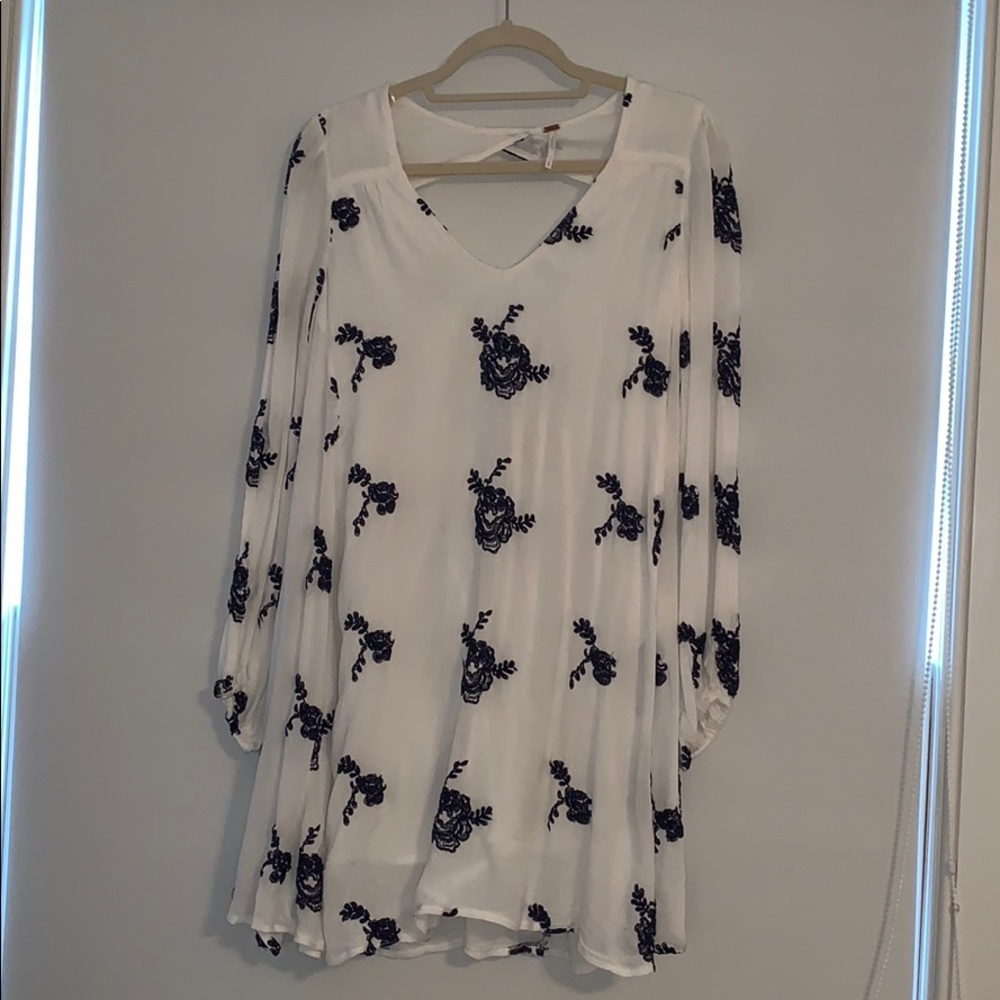 free people blue and white dress size s NEVER WORN